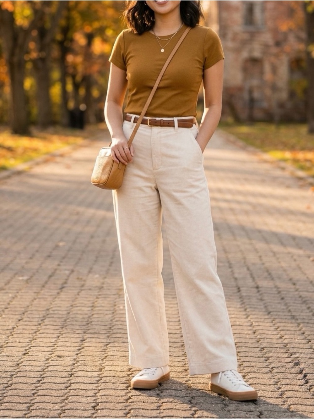 Club Monaco Short-Sleeve Ribbed Tee in Mustard Brown
